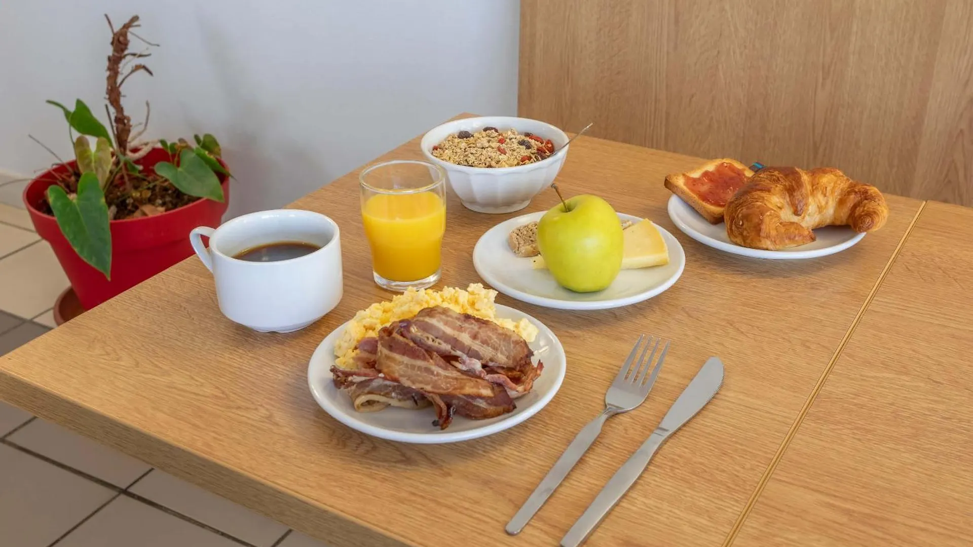 B&B Hotel Marseille Aeroport Saint-Victoret צרפת